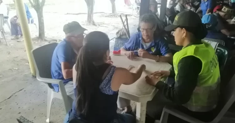 Policía realizó actividades lúdicas y de peluquería a abuelos en Puerto Libertador&nbsp;