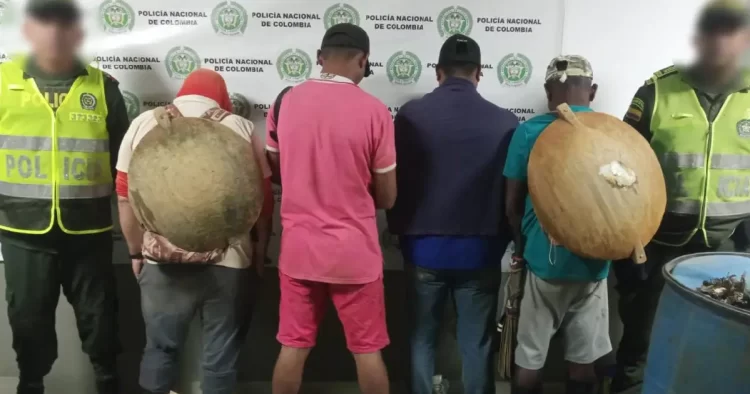 El Ejército captura a 4 barequeros mientras los verdaderos delincuentes se pasean por sus narices
