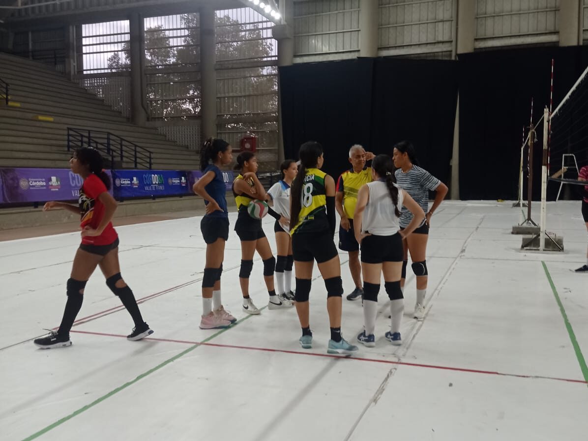 deportistas de Puerto Libertador, Valeria García Díaz y Ana Lucía Osorio Padilla, destacan en la selección Córdoba de Vóleibol para los Juegos Deportivos Nacionales 2023