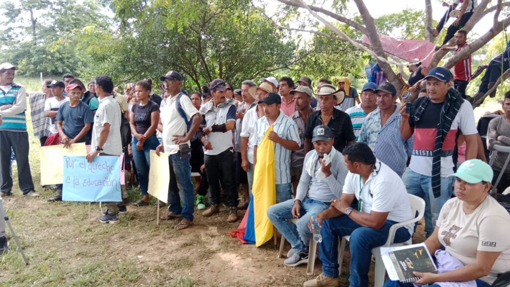 Diálogo Constructivo entre Comunidades y Empresa Carbomax: Un Paso hacia el Progreso Sostenible