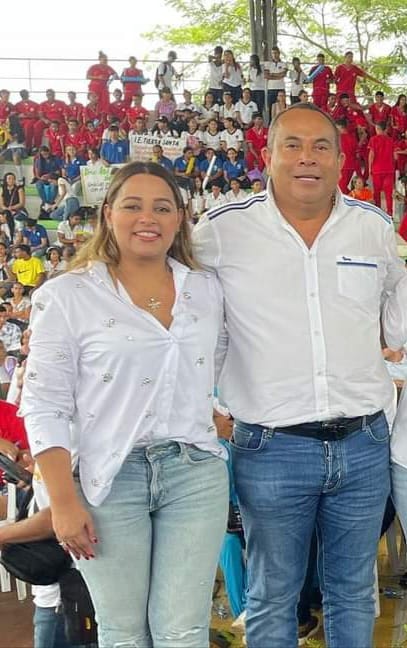 Félix Gutiérrez y su compañera sentimental Ana Paola García
