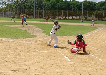 Cerca de 900 peloteros de Colombia, Venezuela, Ecuador y República Dominicana participan en la Copa Caribe de béisbol menor en Montería