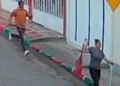 Atroz ataque: hombre Persiguió con machete y asesinó a su expareja en la calle