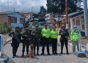 Colombia despliega tropas militares para proteger la frontera con Ecuador