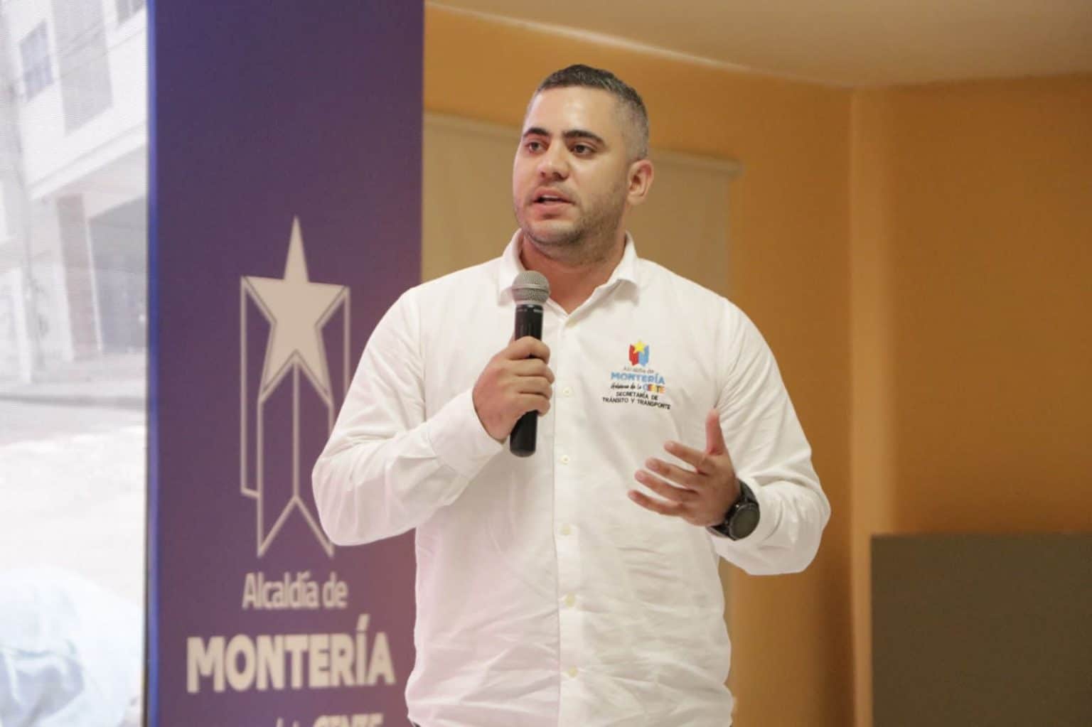 Funcionario del ‘Clan Calle’ agrede a periodista en Montería, ¿quieren callarlo a toda costa?
