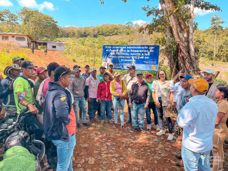 Agencia Nacional de Tierras entrega predio recuperado a campesinos del sur de Córdoba