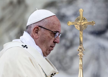 El papa Francisco en estado crítico tras complicaciones respiratorias, según el Vaticano