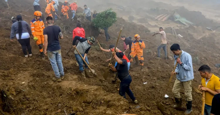 Milagro en Granizal: rescatan a bebé de 6 meses, único sobreviviente en avalancha entre Medellín y Bello
